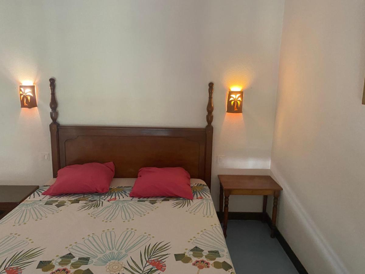 Appartement Tobago Сент-Анн Экстерьер фото